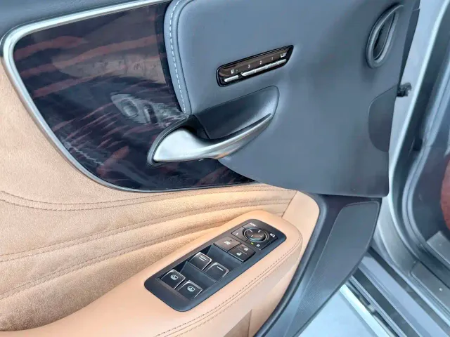Lexus LS — Фото автомобиля 17