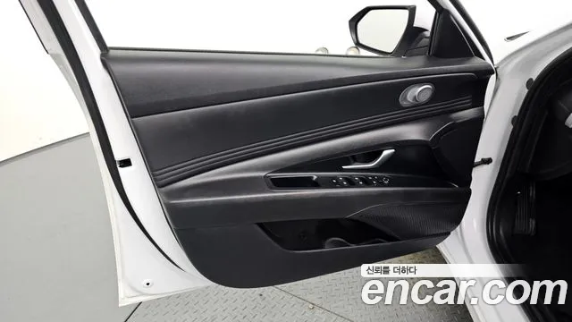 Hyundai AVANTE Avante (CN7) 1.6 LPi (Для проката) — Фото автомобиля 24