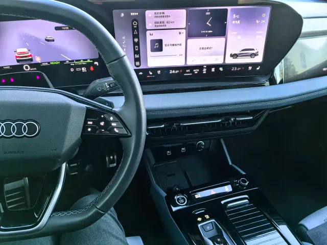 Audi Q6L e-tron — Фото автомобиля 8