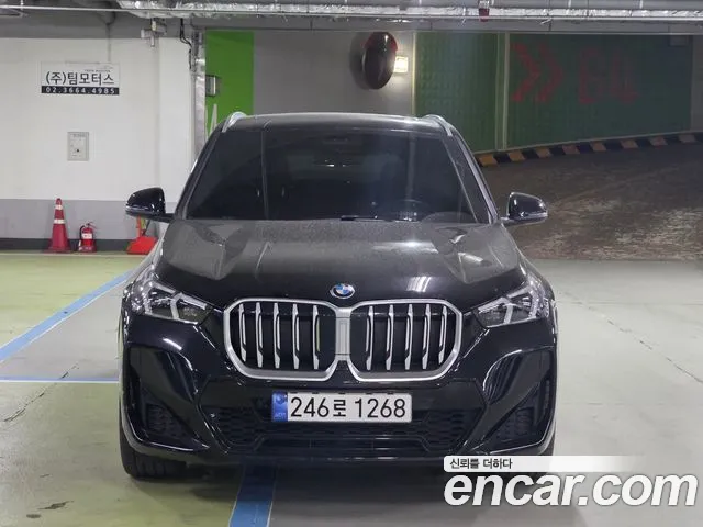 Фотография автомобиля — BMW X1 U11