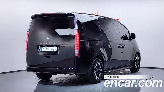 Hyundai Staria Staria — Фото автомобиля 2