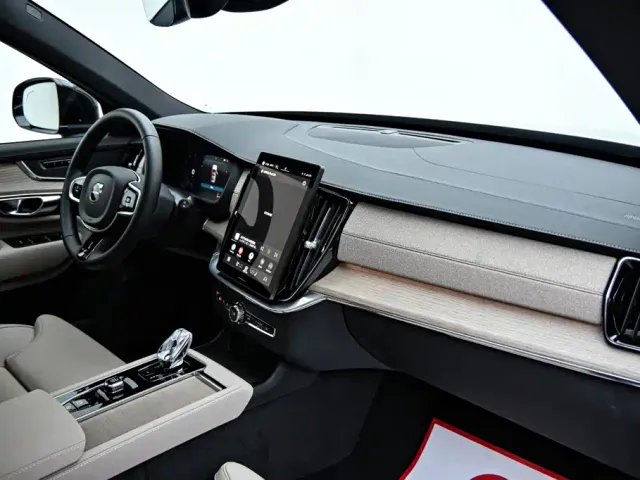 Volvo XC90 — Фото автомобиля 16