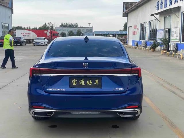Buick LaCrosse — Фото автомобиля 9