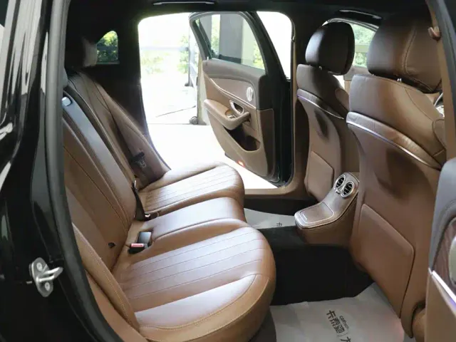 Mercedes-Benz E-Class — Фото автомобиля 24