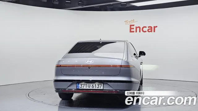 Hyundai Grandeur Grandeur (GN7) 2.5 Бензин 2WD — Фото автомобиля 4