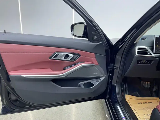 BMW 3 Series — Фото автомобиля 11