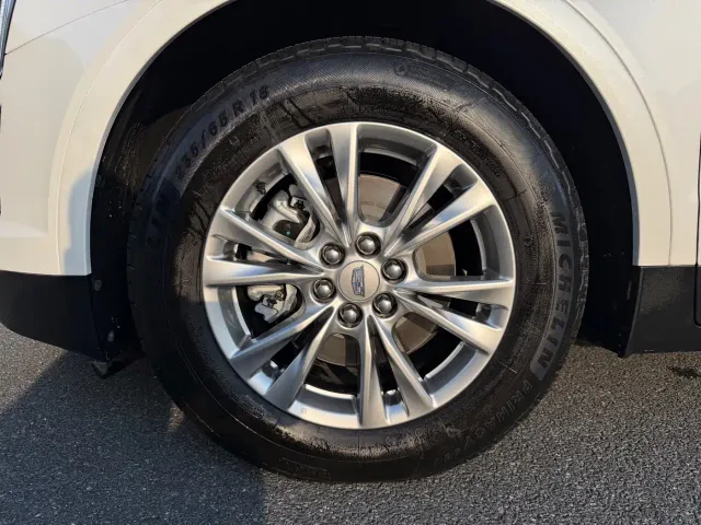 Cadillac XT5 — Фото автомобиля 24