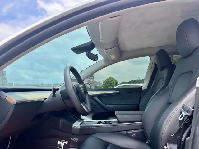 Tesla Model Y — Фото автомобиля 6