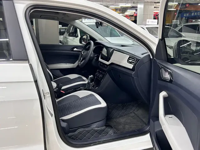 Volkswagen Tharu — Фото автомобиля 12