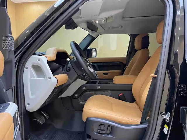 Land Rover Defender — Фото автомобиля 4