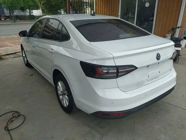Volkswagen Lavida — Фото автомобиля 4