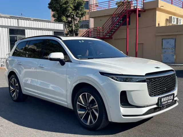 Li Auto ONE — Фото автомобиля 3
