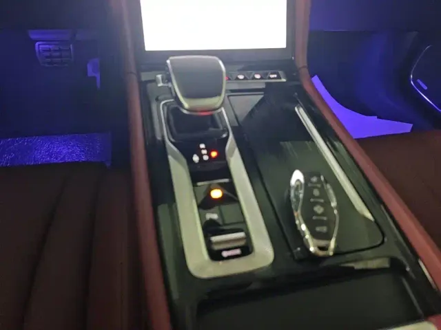 Hongqi H5 — Фото автомобиля 13