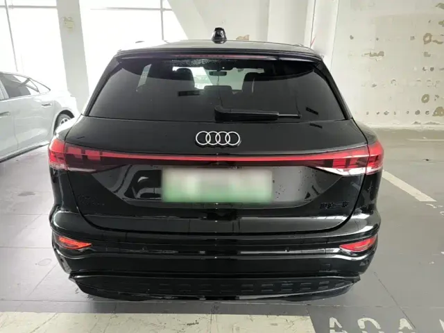 Audi Q6L e-tron — Фото автомобиля 5
