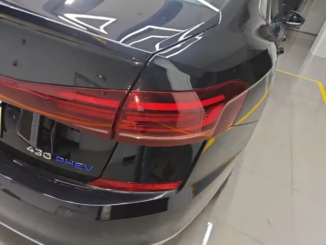 Volkswagen Passat — Фото автомобиля 7