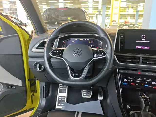 Volkswagen T-Roc — Фото автомобиля 10