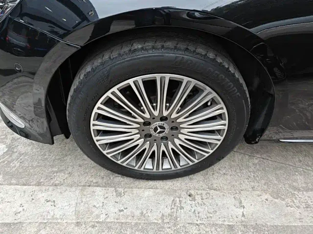 Mercedes-Benz E-Class — Фото автомобиля 22