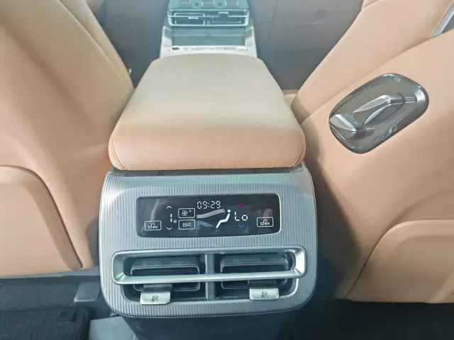 BYD Han L — Фото автомобиля 11