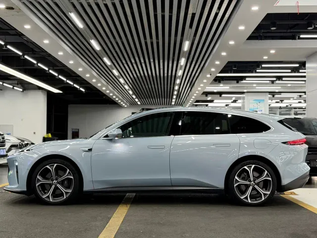 Nio ET5 Touring — Фото автомобиля 6