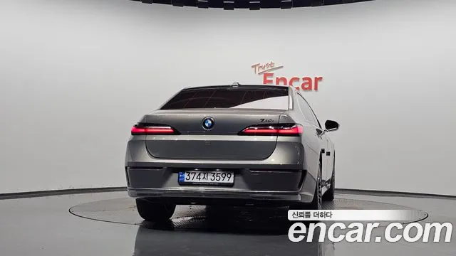 BMW 7 Series G70 — Фото автомобиля 4