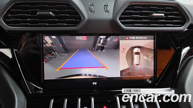 Lamborghini Urus — Фото автомобиля 14