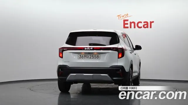 Kia Seltos — Фото автомобиля 4