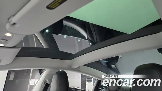 Tesla Model 3 — Фото автомобиля 17