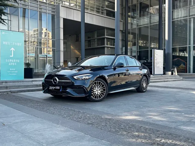 Фотография автомобиля — Mercedes-Benz C-Class