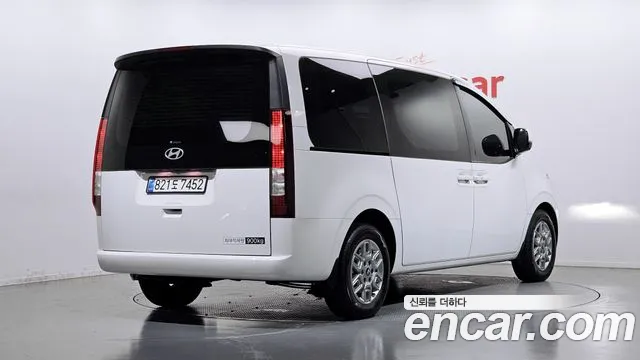 Hyundai Staria Staria L3.5 Карго 3 места — Фото автомобиля 2