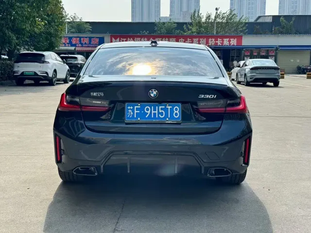 BMW 3 Series — Фото автомобиля 11