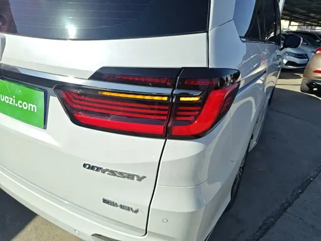 Honda Odyssey — Фото автомобиля 7
