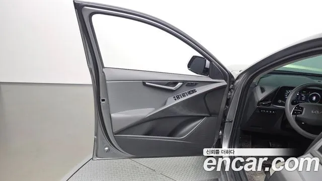 Kia Niro The All New — Фото автомобиля 13