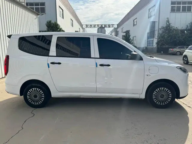 Wuling Hongguang — Фото автомобиля 4