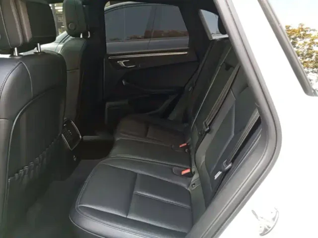 Porsche Macan — Фото автомобиля 16