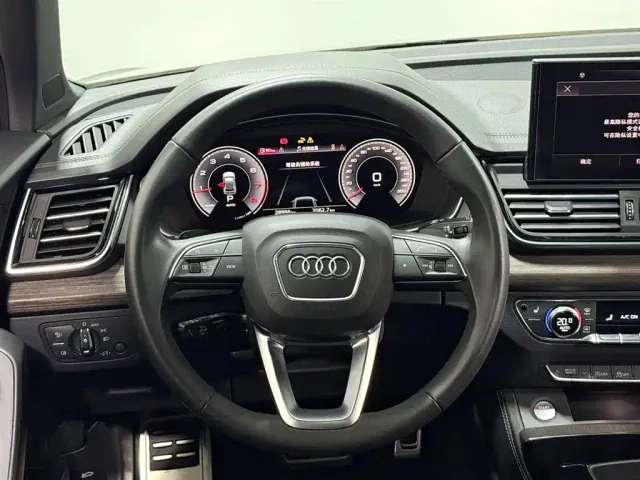 Audi Q5L — Фото автомобиля 9