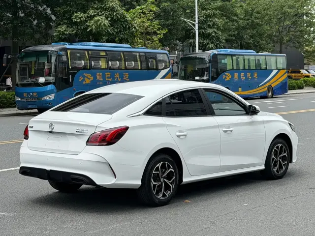 MG 5 — Фото автомобиля 6