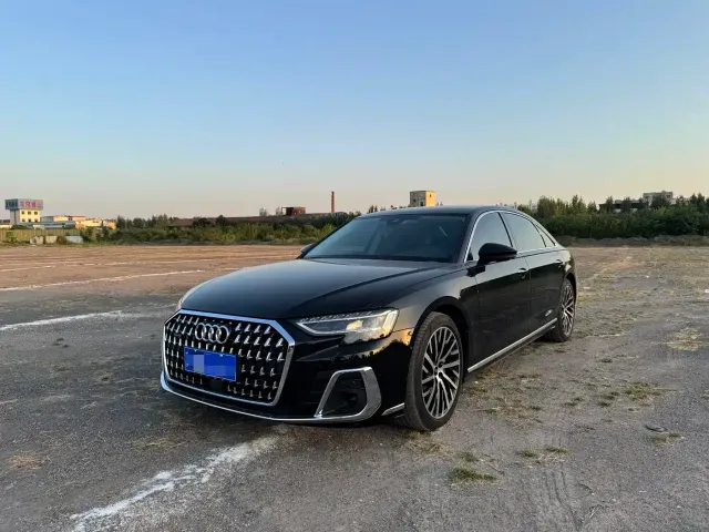 Фотография автомобиля — Audi A8