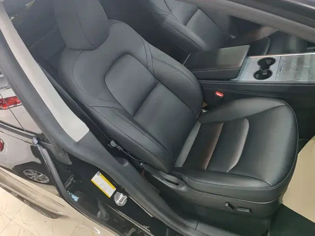 Tesla Model Y — Фото автомобиля 24