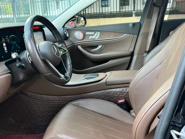 Mercedes-Benz E-Class — Фото автомобиля 14