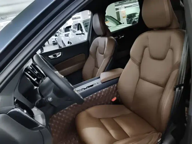 Volvo XC60 — Фото автомобиля 14