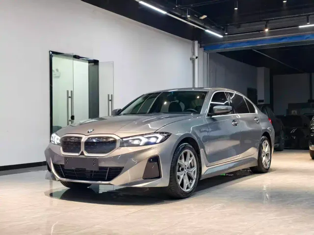 Фотография автомобиля — BMW i3