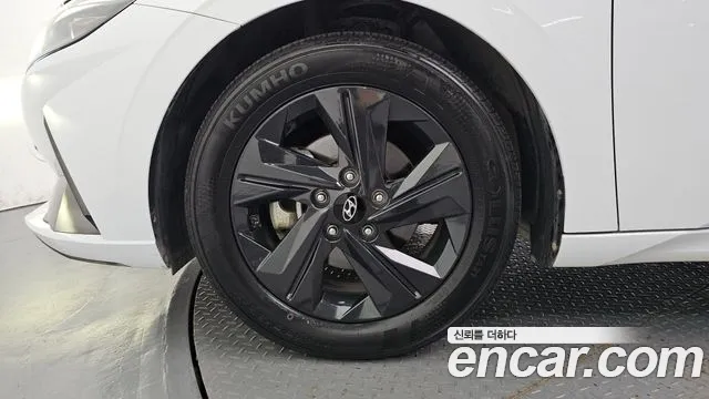 Hyundai Avante CN7 — Фото автомобиля 5
