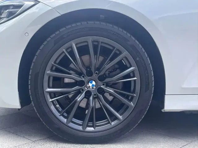 BMW 3 Series — Фото автомобиля 30