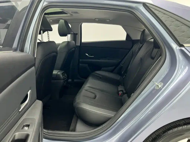 Hyundai Elantra — Фото автомобиля 10