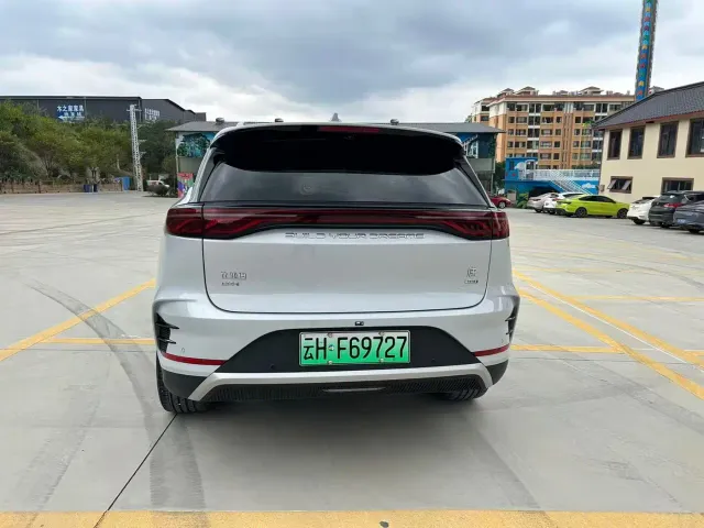 BYD Tang — Фото автомобиля 8
