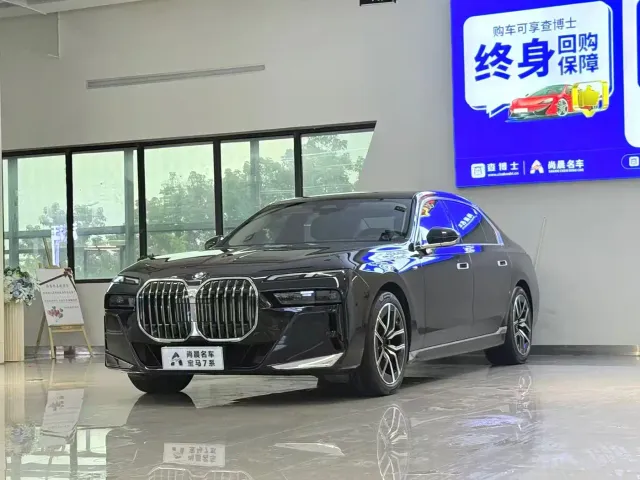 Фотография автомобиля — BMW 7 Series