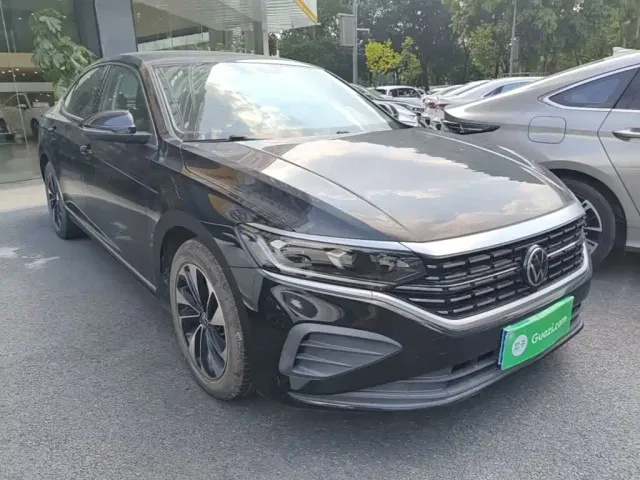 Volkswagen Passat — Фото автомобиля 3