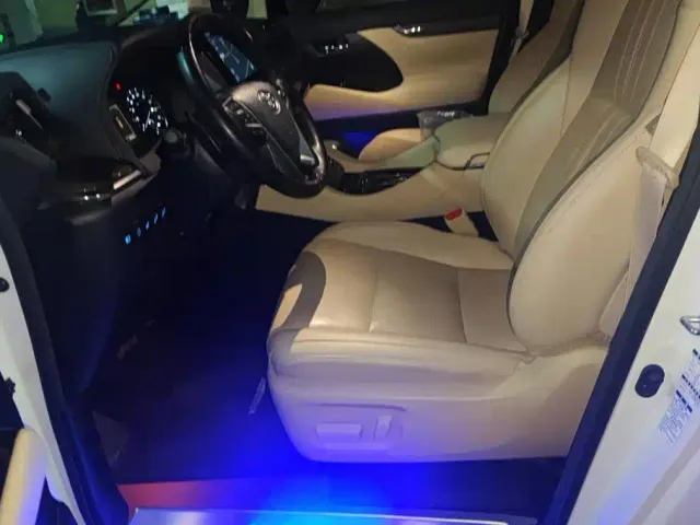 Toyota Alphard — Фото автомобиля 9