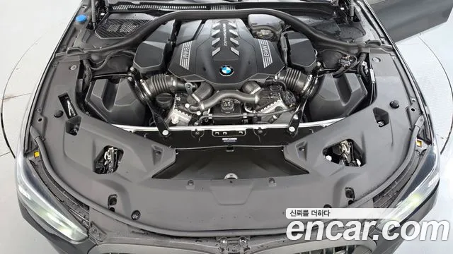 BMW 8 Series G15 — Фото автомобиля 9