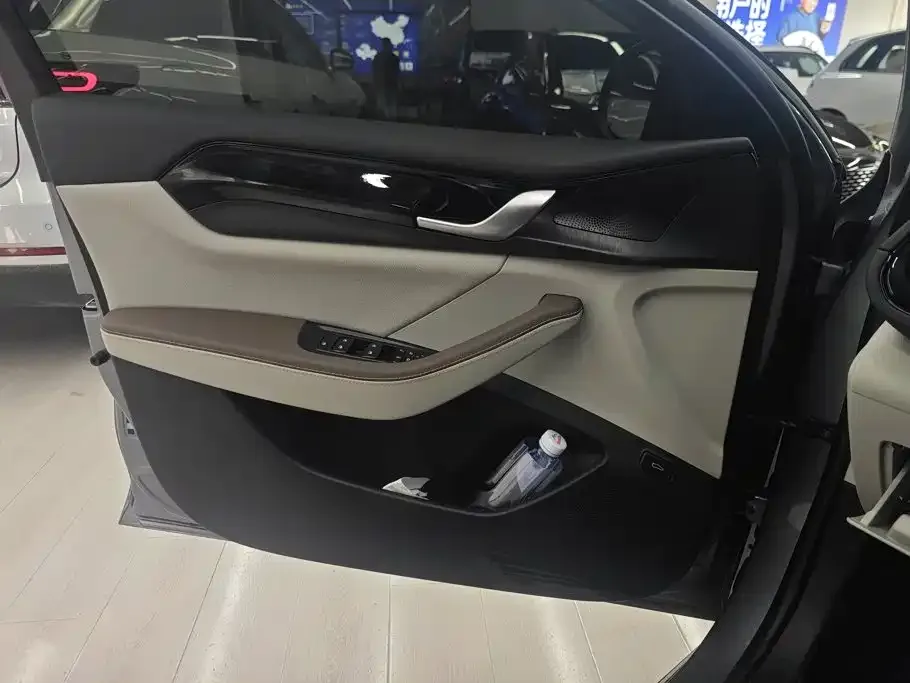 BYD Qin PLUS 2024 Glory Edition DM-i 55KM Leading — Фото автомобиля 7